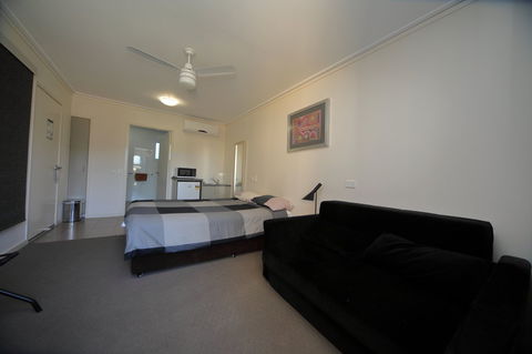 Black Rock Inn - Kingaroy Accommodation 2