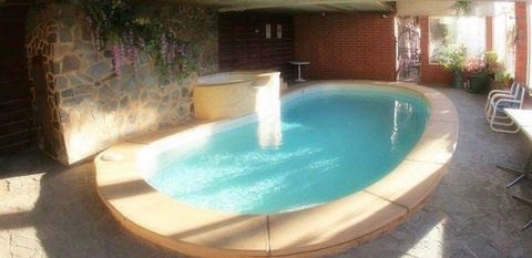 Granada Motor Inn Adelaide - Kingaroy Accommodation 0