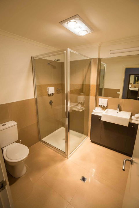 Bairnsdale International - Kingaroy Accommodation 3