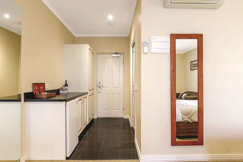 Lake Inn Ballarat - Kingaroy Accommodation 6