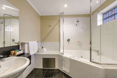 Lake Inn Ballarat - Kingaroy Accommodation 16