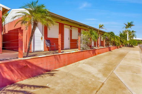 Econo Lodge Karratha - Kingaroy Accommodation 5