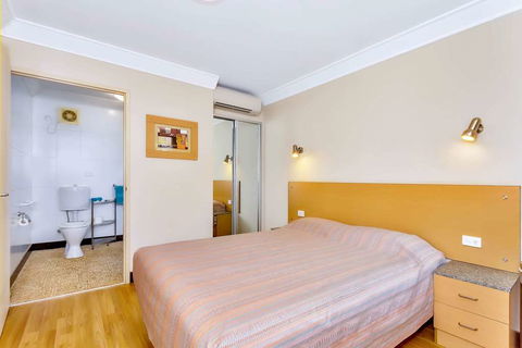 Econo Lodge Karratha - Kingaroy Accommodation 6