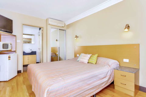Econo Lodge Karratha - Kingaroy Accommodation 8