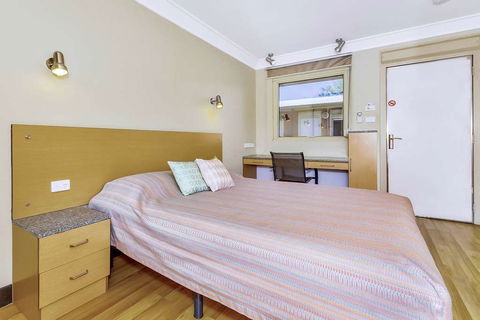 Econo Lodge Karratha - Kingaroy Accommodation 10