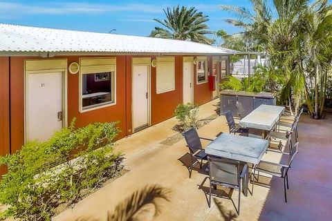 Econo Lodge Karratha - Kingaroy Accommodation 13