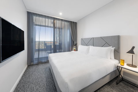 Meriton Suites George St - Kingaroy Accommodation 7