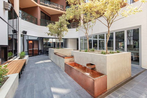 Amora Hotel Riverwalk Melbourne - Kingaroy Accommodation 2