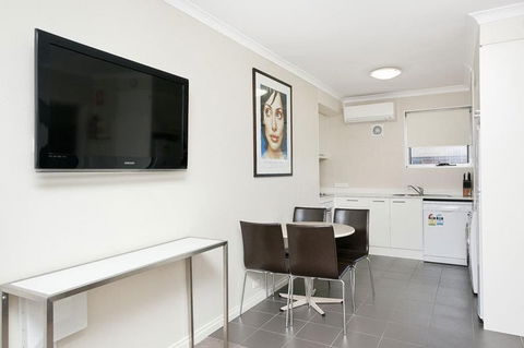 Forrest Hotel & Apartments - Kingaroy Accommodation 2