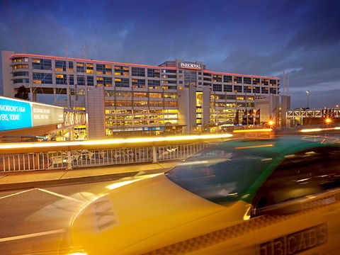 PARKROYAL Melbourne Airport - Kingaroy Accommodation 0