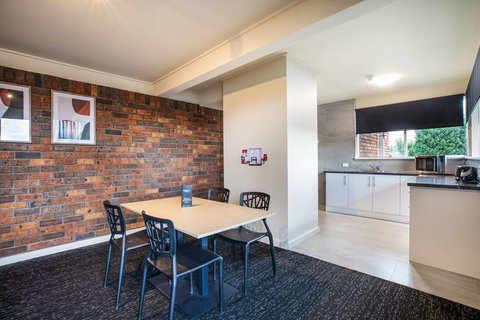 Nightcap at Manhattan Hotel - Kingaroy Accommodation 2