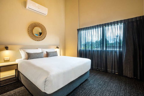 Nightcap at Manhattan Hotel - Kingaroy Accommodation 6