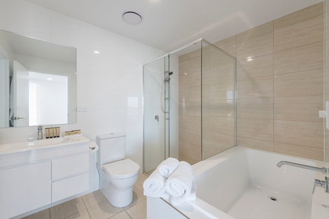 Astra Apartments Newcastle - Kingaroy Accommodation 5