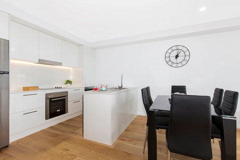 Astra Apartments Newcastle - Kingaroy Accommodation 11