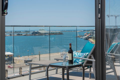 Astra Apartments Newcastle - Kingaroy Accommodation 15