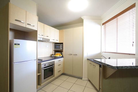 Caloundra Central Apartment Hotel - Kingaroy Accommodation 17