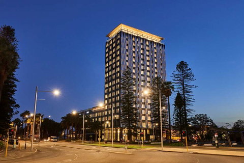 DoubleTree by Hilton Perth Waterfront - Kingaroy Accommodation 2