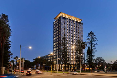 DoubleTree by Hilton Perth Waterfront - Kingaroy Accommodation 1