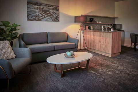 The Remington Orange - Kingaroy Accommodation 11