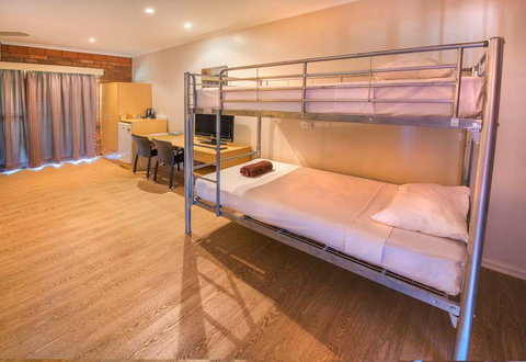 Contour Hotel - Kingaroy Accommodation 8