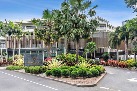 Shangri-La Hotel, The Marina - Kingaroy Accommodation 1