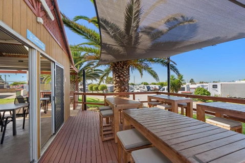 Discovery Parks Adelaide Beachfront - Kingaroy Accommodation 1