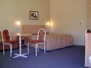 Country Gardens Motor Inn - Kingaroy Accommodation 2