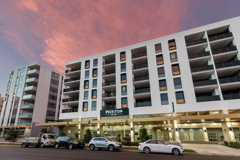 Meriton Suites Sydney Airport - Kingaroy Accommodation 1