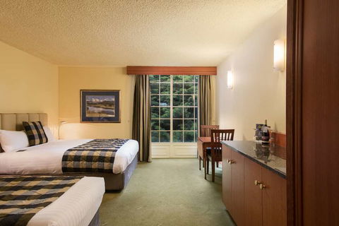Country Club Tasmania - Kingaroy Accommodation 5
