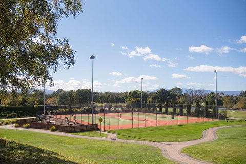 Country Club Tasmania - Kingaroy Accommodation 11