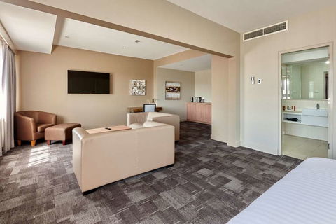 Best Western Plus Launceston - Kingaroy Accommodation 13