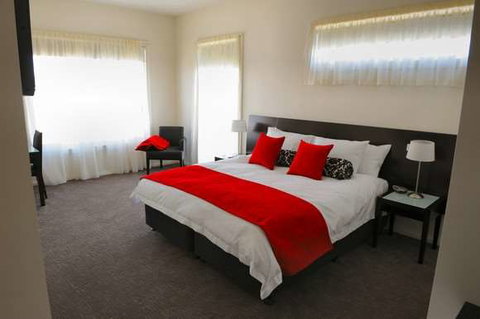York Cove - Kingaroy Accommodation 1
