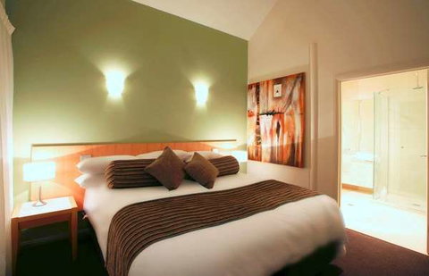 York Cove - Kingaroy Accommodation 2