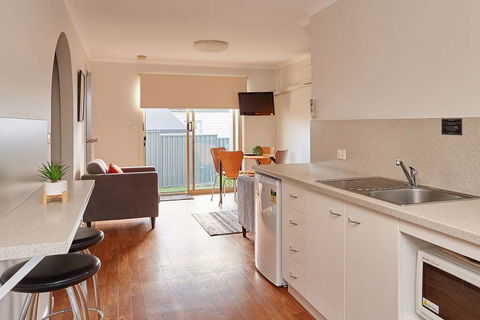 Elphin Villas - Kingaroy Accommodation 5