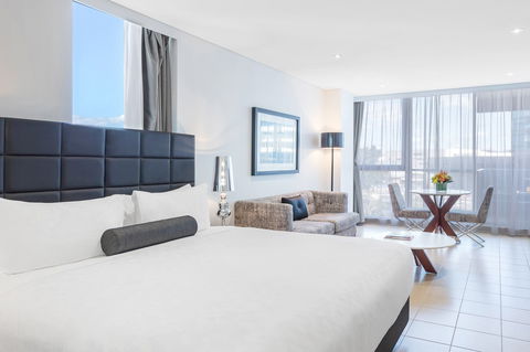 Meriton Suites Broadbeach - Kingaroy Accommodation 1