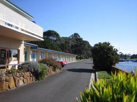 The Waterfront Wynyard - Kingaroy Accommodation 0