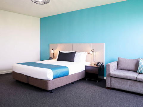 Mantra Melbourne Melton - Kingaroy Accommodation 2