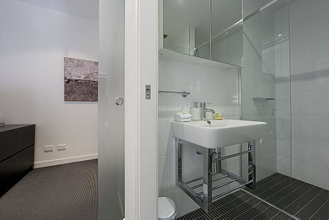 Mode 220 Braddon ACT - Kingaroy Accommodation 7