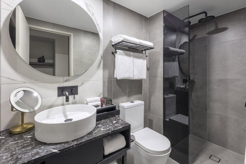 Deco Hotel Canberra - Kingaroy Accommodation 6