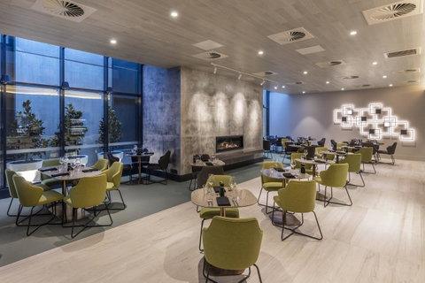 Deco Hotel Canberra - Kingaroy Accommodation 1