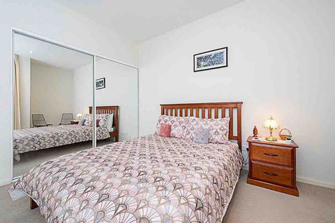 Spacious 1BR Stylish New Acton Apartment +Parking - Kingaroy Accommodation 21