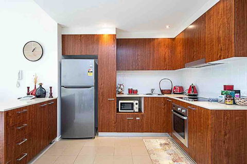 Spacious 1BR Stylish New Acton Apartment +Parking - Kingaroy Accommodation 16