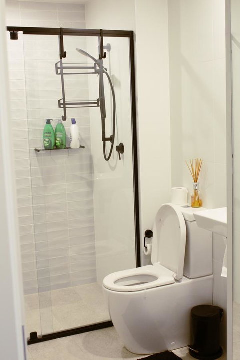 Stylish, Modern, Cute As A Button - Braddon CBD - Kingaroy Accommodation 8