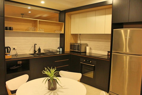 Stylish, Modern, Cute As A Button - Braddon CBD - Kingaroy Accommodation 0