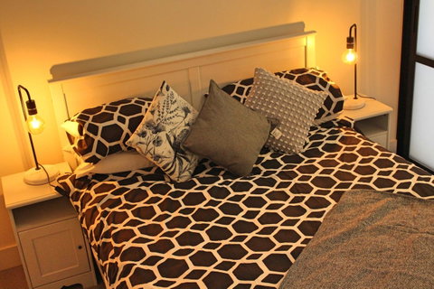 Stylish, Modern, Cute As A Button - Braddon CBD - Kingaroy Accommodation 12