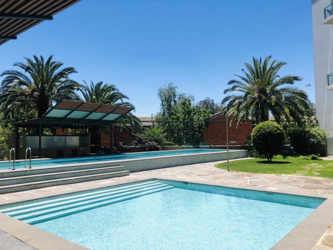Staying Places - The Avenue - Kingaroy Accommodation 1