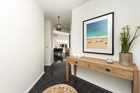 Mollymook Beachfront Penthouse 9 - Kingaroy Accommodation 7