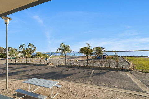 Port Broughton Tourist Park - Kingaroy Accommodation 38