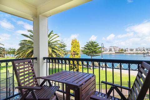 Port Adelaide Harbourside House - Kingaroy Accommodation 7