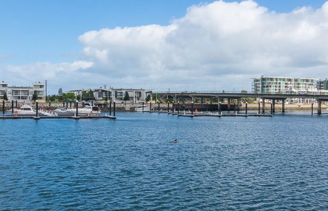 Port Adelaide Harbourside House - Kingaroy Accommodation 10